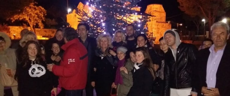 Άναμμα Χριστουγεννιάτικων Δένδρων σε Καρύταινα και Λεοντάρι