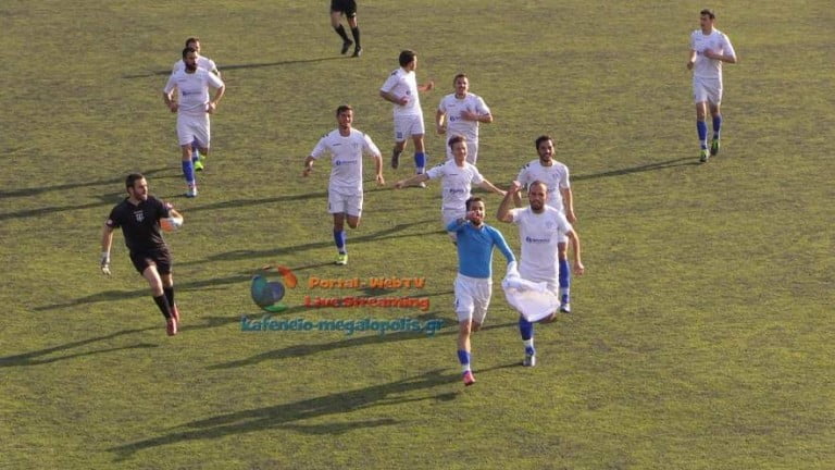 Η οικογένεια της Δόξας συγχαίρει τον  Γιάννη Κώτσιρα