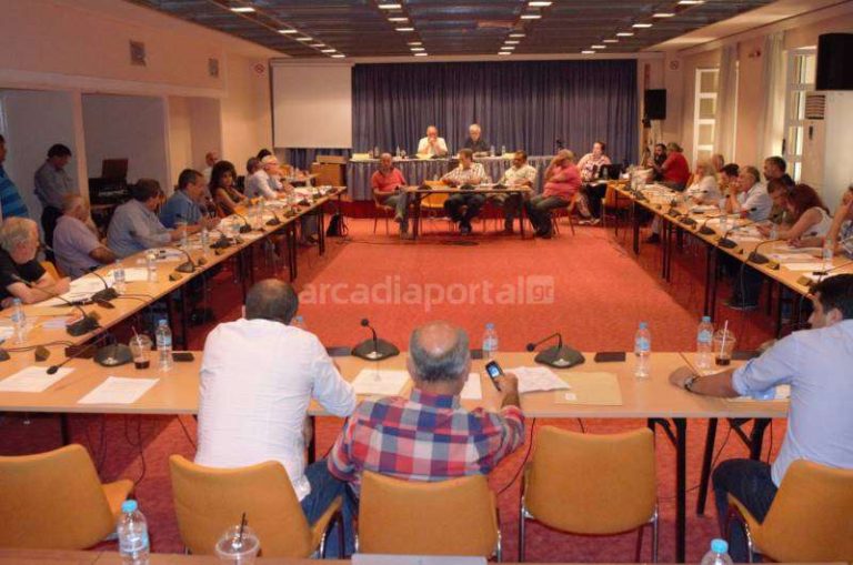 Ένταση και φωνές έφερε ένα ψήφισμα για την πώληση της ΔΕΗ στο Δημοτικό Συμβούλιο Τρίπολης