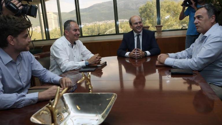 Συνάντηση Χατζηδάκη με το προεδρείο της ΓΕΝΟΠ ΔΕΗ