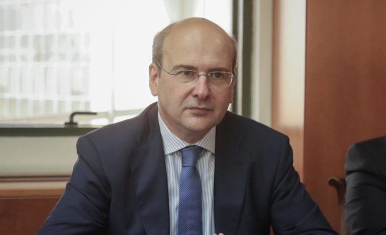 «Σκάσε και… κολύμπα»