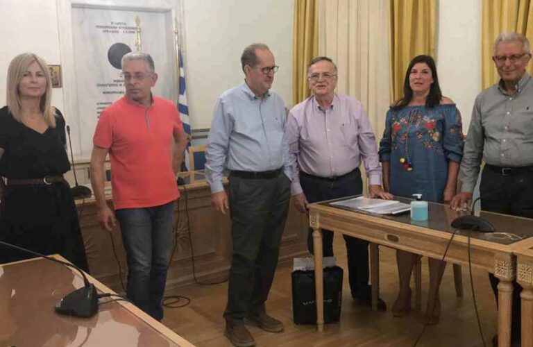 Συνάντηση του περιφερειάρχη Π. Νίκα με Καρυτινούς