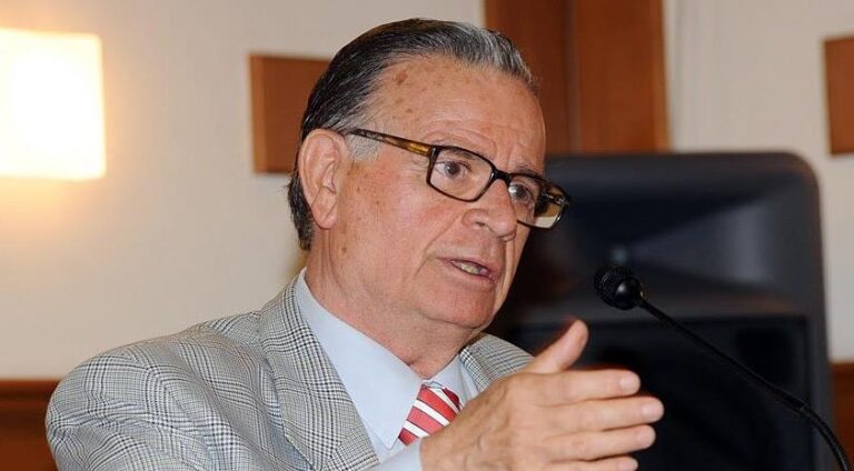 Σ. Καργάκος : Η Άγνωστη Λέξη «Καθήκον», Η Παραγωγή Τεμπέληδων Και Το Σχολείο Που Δημιουργεί Πτυχιούχους Βλάκες