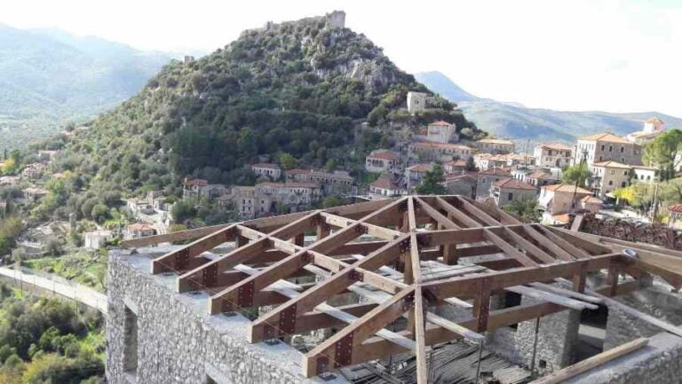 Έργο στέγης αρχοντικού Ν.Π.Δημητρακόπουλου στην Καρύταινα