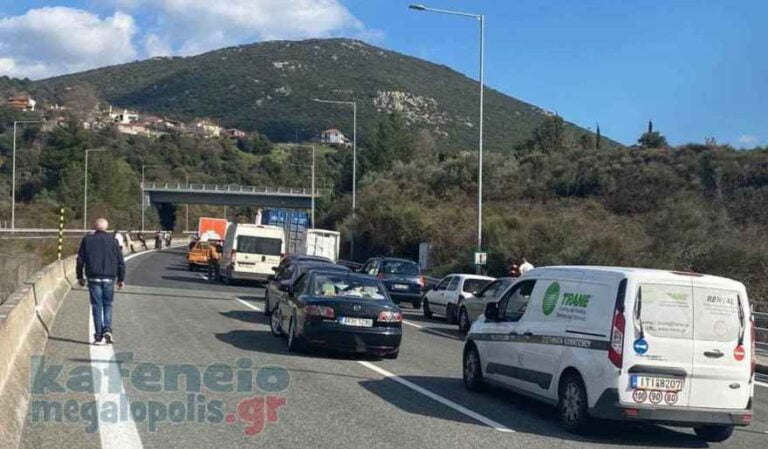 Πήρε φωτιά φορτηγό εντός της σήραγγας Ραψομμάτη