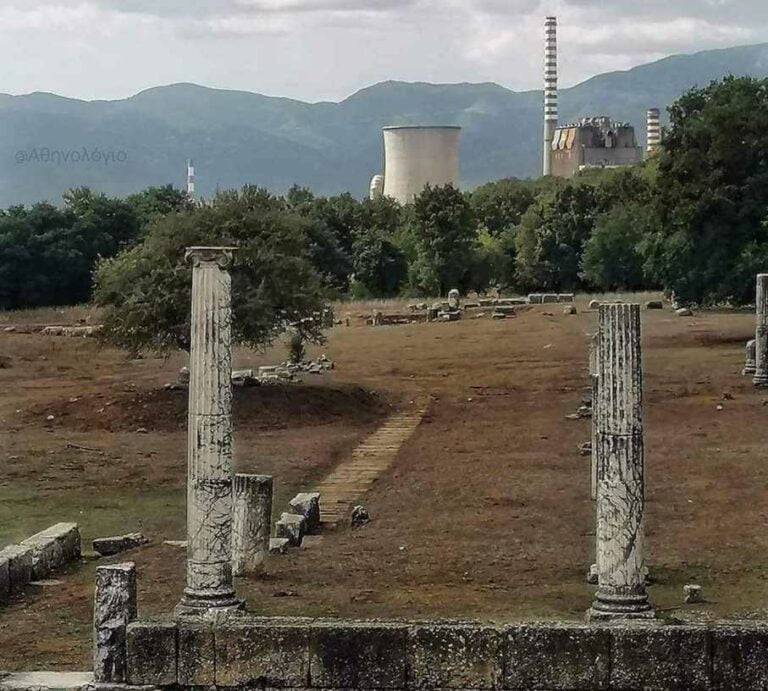 Μια ανάρτηση για το Αρχαίο Θέατρο Μεγαλόπολης στο Facebook μας υπενθυμίζει την πλήρη εγκατάλειψη