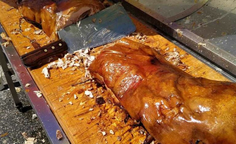 Η γουρνοπούλα από πλανόδιο πωλητή στην Αγία Θεοδώρα Βάστα έστειλε 15 άτομα  στο νοσοκομείο Καλαμάτας