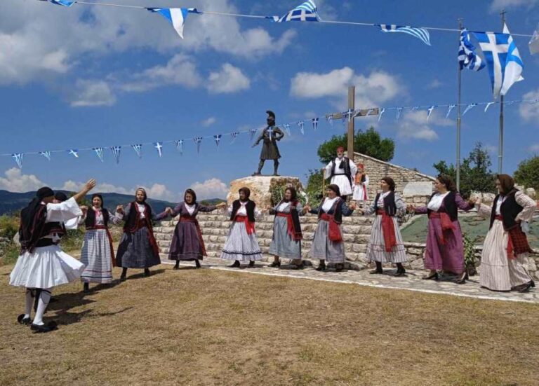 Ο Γιώργος Παπαηλιού στον εορτασμό της επετείου της μάχης της Δραμπάλας στον Άκοβο