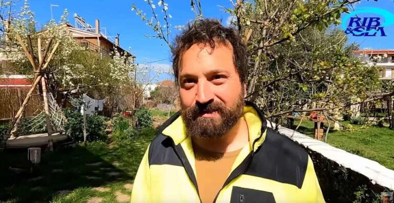 Ο Αλέξανδρος Κοκκινάκης δημιούργησε τον κήπο της ΕΔΕΜ στο κέντρο της Μεγαλόπολης (video)