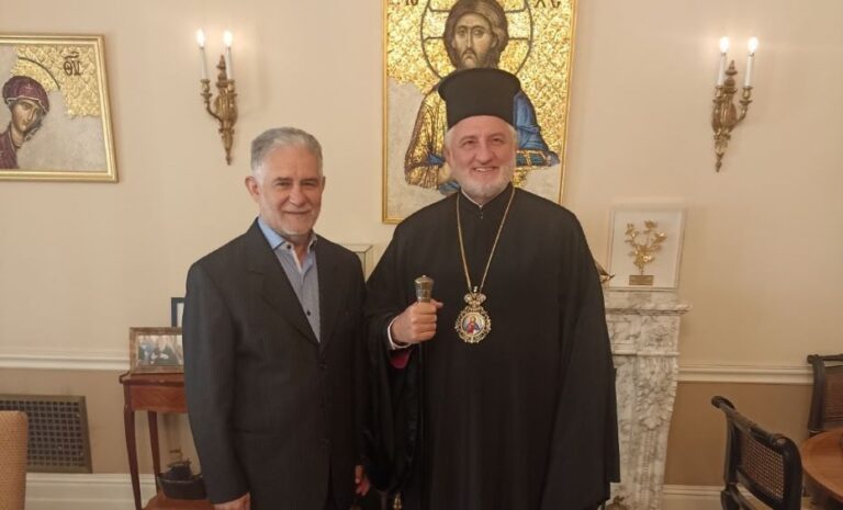 Συνάντηση του προέδρου της Παναρκαδικής Ομοσπονδίας Ελλάδος Μπένου Παναγιώτη με τον Αρχιεπίσκοπο Αμερικής κύριο Ελπιδοφόρο