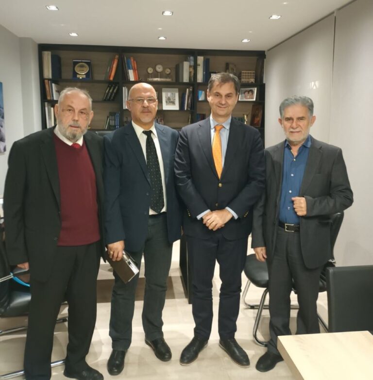 Συνάντηση της Παναρκαδικής Ομοσπονδίας με τον Υφυπουργό Οικονομικών Χάρη Θεοχάρη