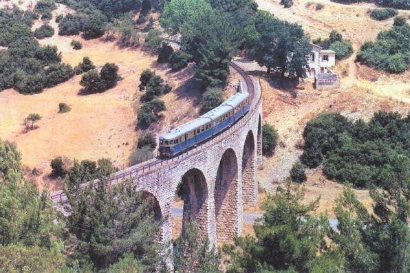 Πρώτες σκέψεις για δημιουργία μόνιμης έκθεσης για τον Σιδηρόδρομο της Πελοποννήσου στον Σιδηροδρομικό Σταθμό του Μάναρη