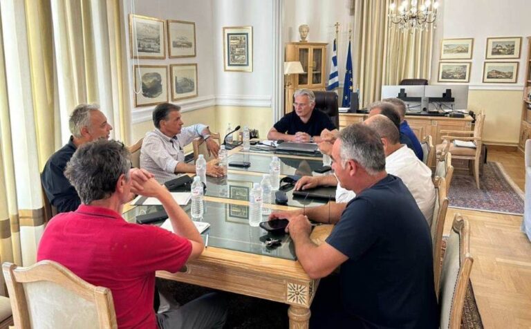 Συνάντηση του Περιφερειάρχη Πελοποννήσου Δημήτρη Πτωχού με τους Προέδρους των Επιμελητηρίων | «Συνεργασία και Ανάπτυξη στο επίκεντρο»
