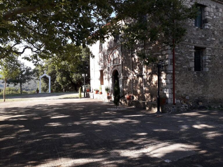 To oδοιπορικό στην Ιερά Μονή Παναγίας Κολοκοτρώνη