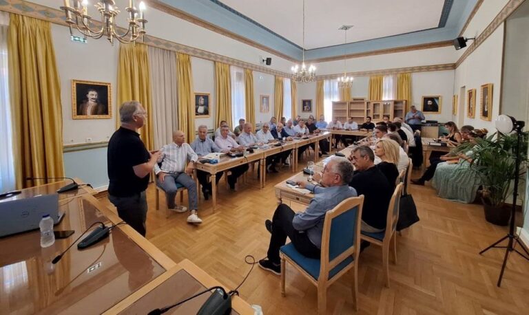 Σύσκεψη Εργασίας του Περιφερειάρχη με Δημάρχους – Νέο Place Brand και προγράμματα ανάπτυξης