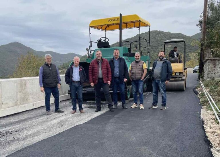 Ολοκληρώθηκε το έργο αποκατάστασης βατότητας στη δημοτική οδό της Τοπικής Κοινότητας Μακρυσίου του Δήμου Μεγαλόπολης και η ρύθμιση των φαναριών στην συνδετήρια οδό