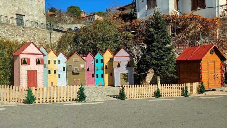 Άναμμα δένδρου στην Καρύταινα το Σάββατο 21 Δεκεμβρίου