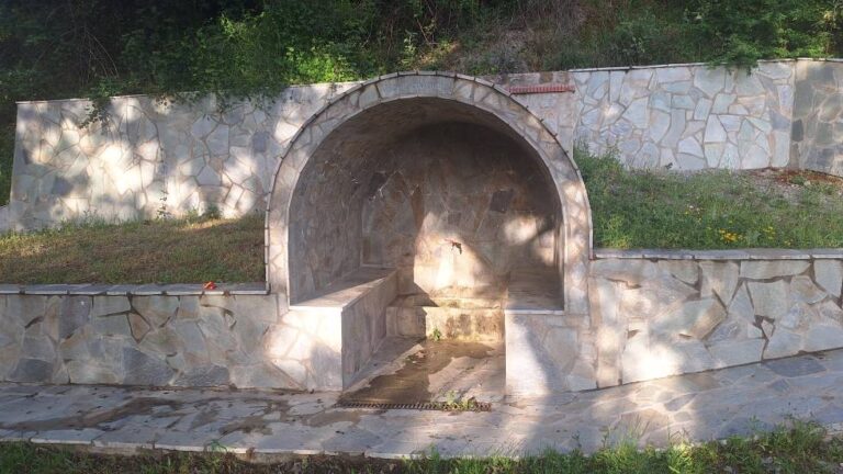 Βανδαλισμός στη βρύση του Αληγιάννη Μαλλωτών