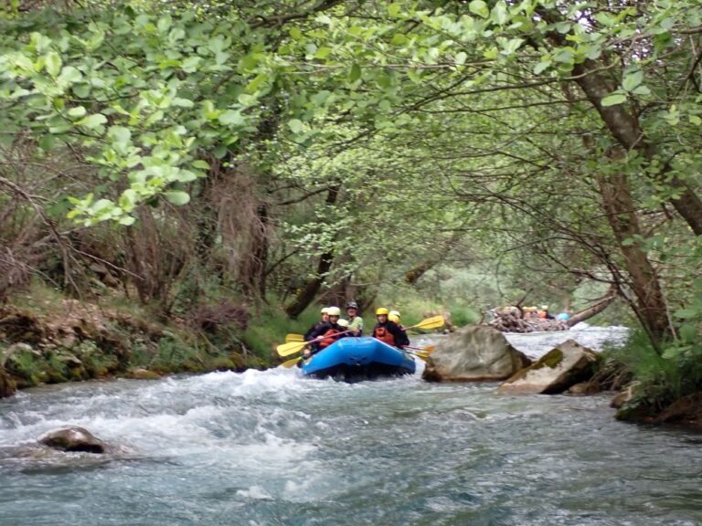 Οικογενειακή απόδραση για Rafting στον Λούσιο ποταμό με παιδιά
