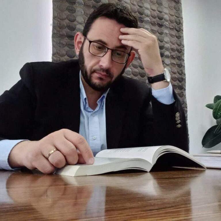 Δημήτρης Σιέμπος: Τελικά που θα γίνουν οι φυλακές στη Μεγαλόπολη;