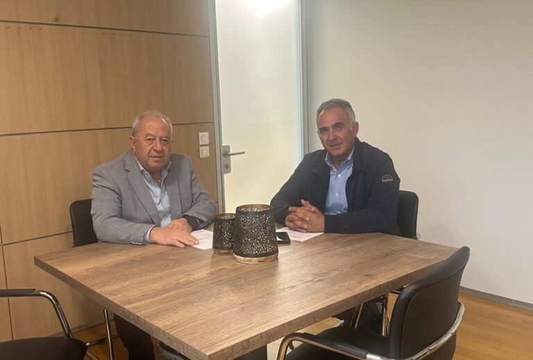 Συνάντηση εργασίας του Διοικητή της Ειδικής Υπηρεσίας ΔΑΜ, κ. Καλλίρη, με τον Πρόεδρο του Επιμελητηρίου Αρκαδίας, κ. Τρουπή