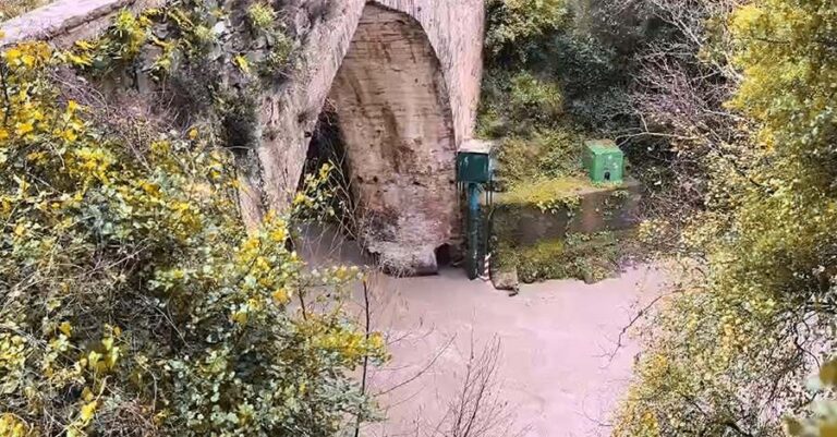 Η γέφυρα του Λουσίου σε κίνδυνο!