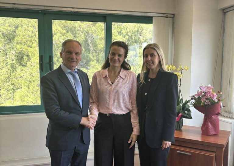 Συνάντηση Μιχόπουλου με τη Διοικήτρια του Παναρκαδικού Νοσοκομείου – Στο επίκεντρο η στελέχωση του Κέντρου Υγείας Μεγαλόπολης