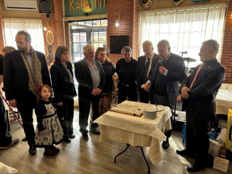 Με μεγάλη επιτυχία και συμμετοχή η κοπή της Πρωτοχρονιάτικης Πίτας του Πολιτιστικού Συλλόγου Άνω Καρυωτών Αρκαδίας “Ο Λύκαιος Δίας”