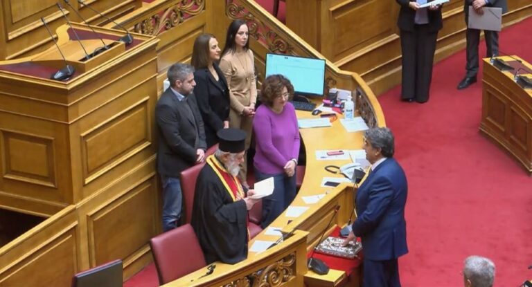 Ορκωμοσία Βαγγέλη Γιαννακούρα στην Βουλή (video)