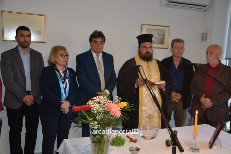 Θερμή υποδοχή για τον Ευάγγελο Γιαννακούρα στα εγκαίνια του νέου πολιτικού του γραφείου στην Τρίπολη