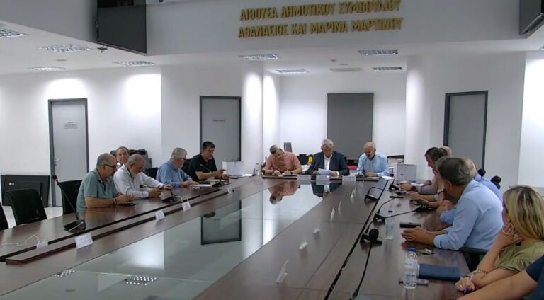Εκλογή προεδρείου στη Μεγαλόπολη: Ομόφωνα αντιπρόεδρος ο Βλασόγιαννης (με στήριξη Μιχόπουλου), αλλά «δεν» για Χίνη από την παράταξη Χριστογιαννόπουλου (video)